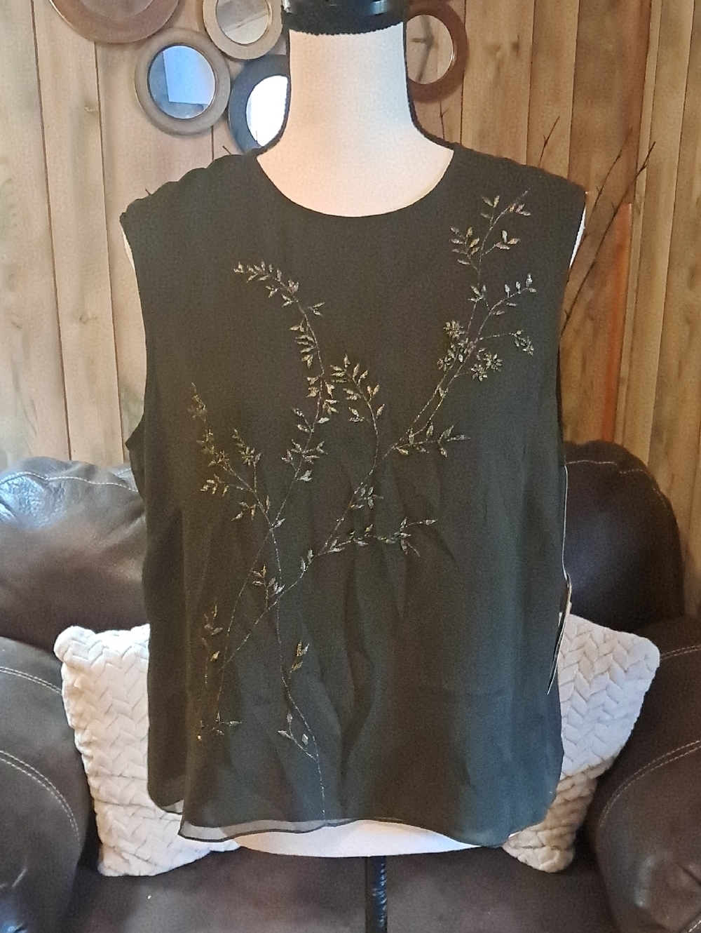 Jones New York Moss Green Sleeveless Embroidered 100% Silk Camisole Top